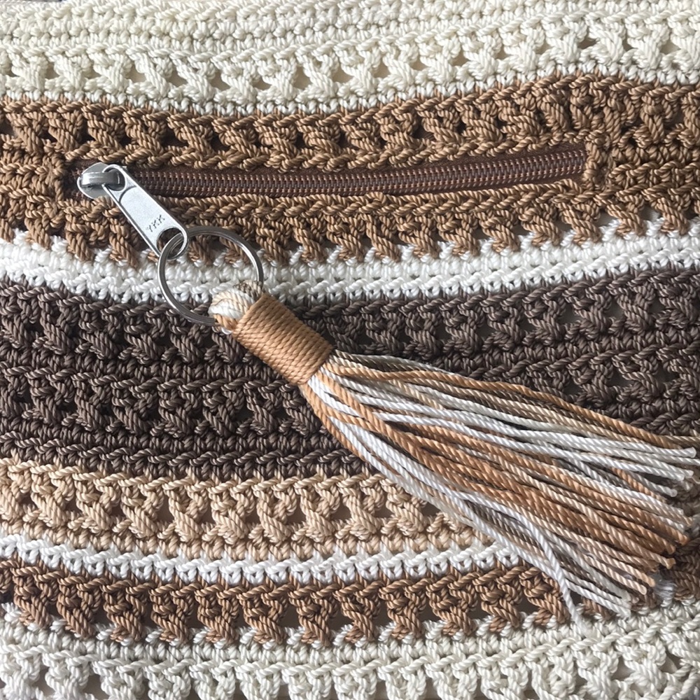 YKK crocheted purse.  Beige toned colors. - Picture 2 of 8